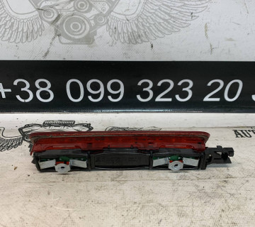 Стоп сигнал ліхтар задній додатковий Volkswagen Caddy 3 2k0945087c