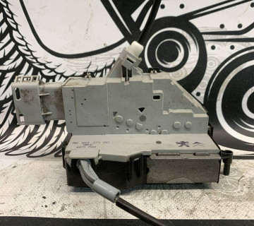 Замок задньої лівої дверки Citroen C4 9681337180