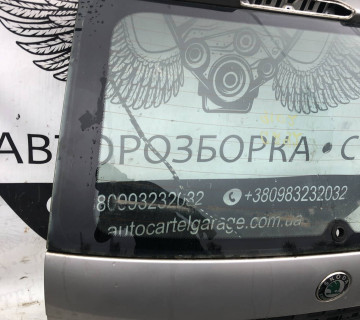 Задня ляда кришка багажникаa5 універсал 21912047