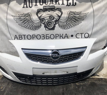 Бампер передній Opel Astra J унів 21110292