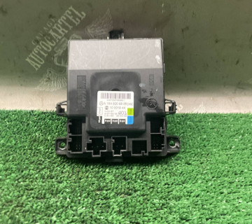Блок керування двері передній правий Mercedes W164 ML a1648209885
