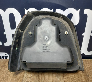 Ліхтар правий VW Golf 3 хетч Hella 1E0945112