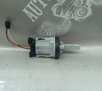 1k0907543a Датчик температури повітря Volkswagen Passat B6
