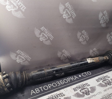 Піввісь в сборі з кулаками Октавія Тур , Гольф 4 , Бора (1j0407272f)