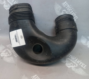 Патрубок повітряного фільтра 2.0TDI VOLKSWAGEN PASSAT B7 2010-2015 3c0129618d