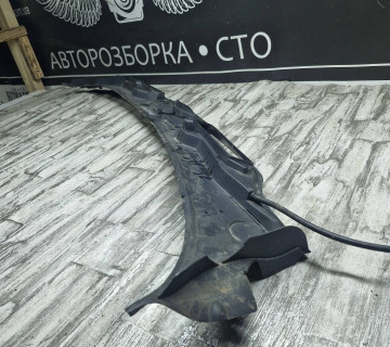 716781103 Декоративна накладка під лобове скло жабо BMW 3 E90, E91 2005-2011