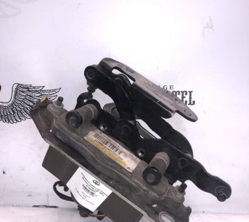 Петля капота права з піропатроном Mercedes E-class C207 W212 a2129066301