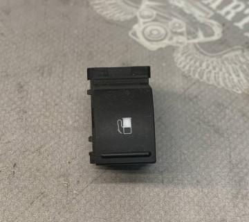 Кнопка відкриття лючка бензобака Volkswagen Golf 5 Jetta 7l6959833b