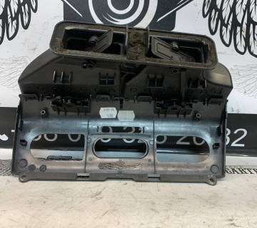 Дефлектор повітряний центральний SEAT ALTEA 2005-2015 5p1819110g