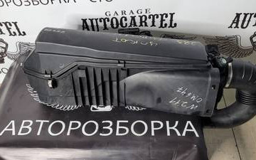 Корпус повітряного фільтра Mercedes w211 e class2.7 cdi 646 A6460900601
