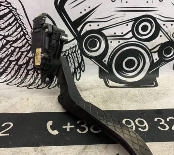 Педаль газу VW Touareg 3.0 tdi / Audi Q7 (02-18) 7l0723507d