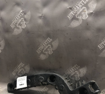 Кронштейн заднього бампера правий 96895618 Chevrolet Orlando 10-18 (96895618, 96895616)