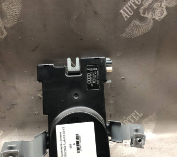 Підсилювач антени 8P4035225D Audi A3 03-12