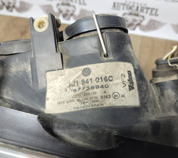 Фара права з протитуманою лінзою Valeo Volkswagen Golf 4 1J1941016C