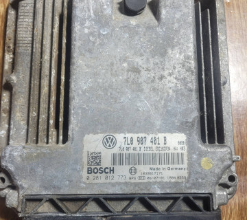 Блок управління двигуном Volkswagen Touareg 3,0 2002-2010 7l0907401b