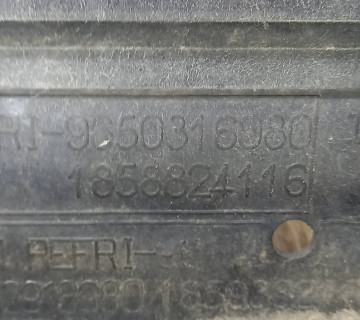 Диффузор радіатора Peugeot 308 1.6 HDI (2008-2012) 9650316080 / 1858824116 /