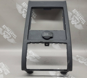 Накладка VW Touran 2003-2010 1T0863289D Vag Б/У Код: 1T0863289D