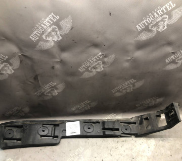 Кронштейн заднього бампера Volkswagen Golf 5, 6. Гольф 5, 6. Універсал. Правий. 1K9807394