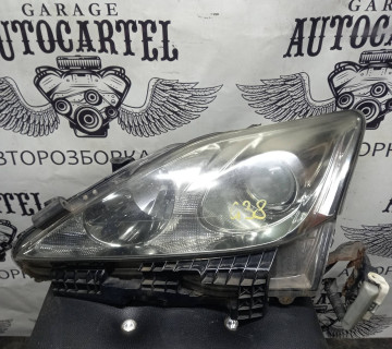 Фара передня ліва Lexus IS250 IS350 11-13 галоген 8118553541