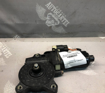 Моторчик склопідйомника передній правий Hyundai Getz824602B000