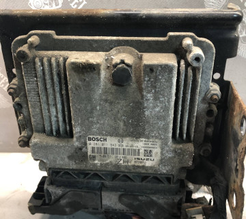 0281011943 Блок керування двигуном Opel Astra H