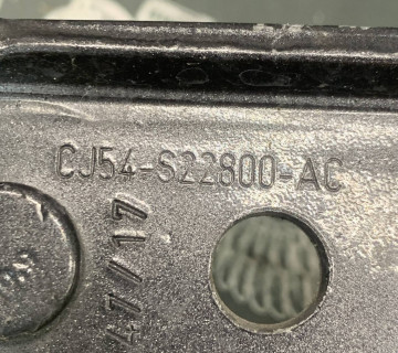 cj54-s22800-ac петля двері права передня верня ford Kuga mk 2