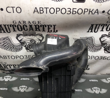 Корпус фільтра повітряного Citroen Berlingo/Peugeot Partner II 1.9d 03- peugeot/citroen 1427J5
