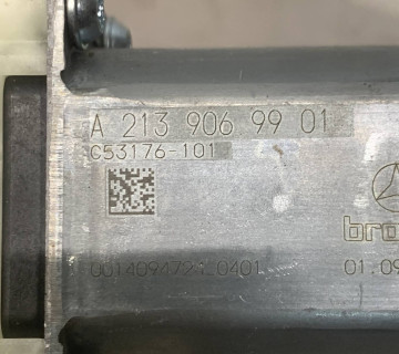 Мотор склопідйомника передній лівий Mercedes w205, s205, c205, c253 a2139069901