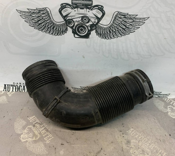 Патрубок подачі повітря до повітряного фільтра Volkswagen Passat B7, Golf, Jetta, CC, Touran 1k0129684t