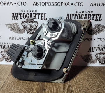 Ліхтар лівий внутрішній MERCEDES-BENZ E-CLASS W210 A2108203764