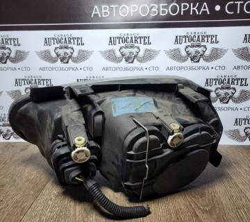Фара передня права Valeo 1J1941016B, 67742020 для Volkswagen Golf IV