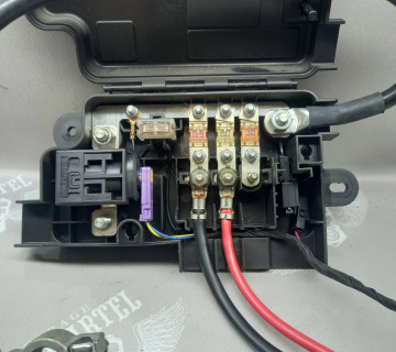 8p0937548a Блок запобіжників VOLKSWAGEN PASSAT B6 AUDI A3 8P