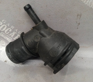 Патрубок фланець муфта радіатора системи охолодження VW Audi Seat Skoda 3c0122291