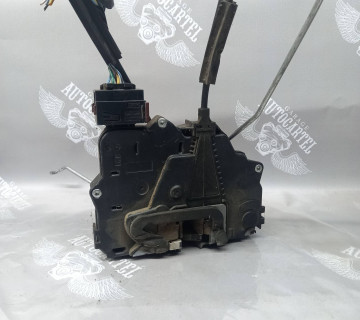 Замок дверки лівий перед FIAT GRANDE PUNTO 3D 6 пін 51797561