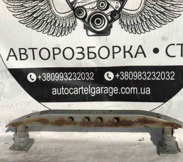 Підсилювач бампера передній Toyota Avensis T25
