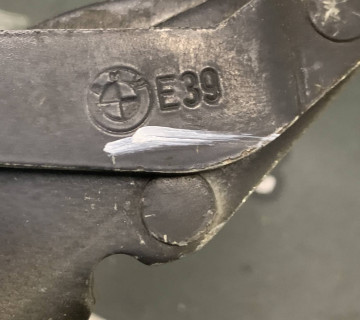Петля капоту права BMW 5 E39 1995-2003 2100000612185