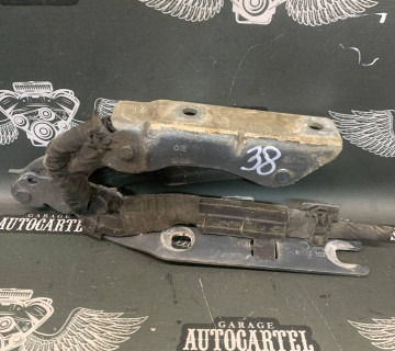 Петля капота правая VW Golf 5 (V) 2003-2008 5K082330