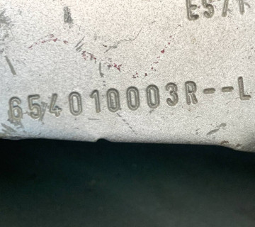 654010003r Петля капота левая Renault Megane 3, 2008-2016