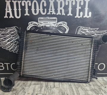 1k0145803f Радіатор інтеркуллера Volkswagen Caddy 3 1.9