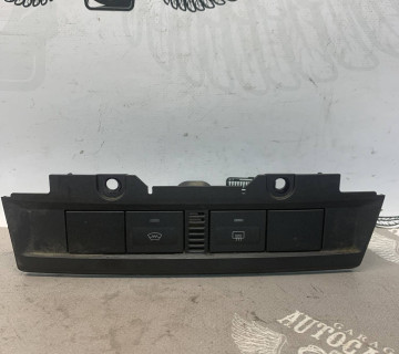 Рамка блок кнопок підігріву лобового та заднього скла Ford Focus 2 4m5t-18c621-a 3m5t-18k574-a