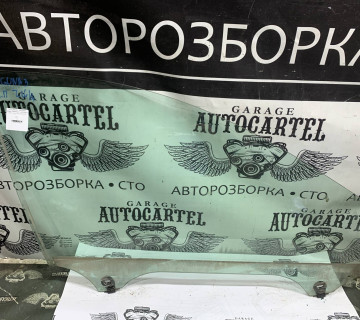 Скло дверки передньої правої RENAULT LAGUNA 3 2007-2012 803000001R