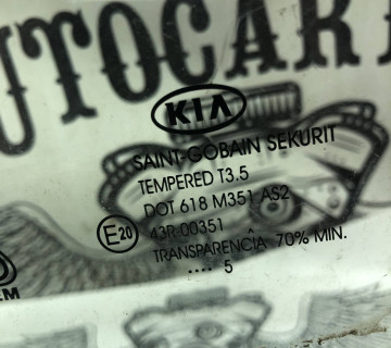 Скло дверей переднє ліве Kia Ceed 21804380