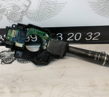 Підрульовий перемикач правий двірників Volvo S60 30739295