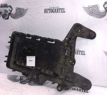 1k0915333 Полиця під АКБ Volkswagen Passat CC