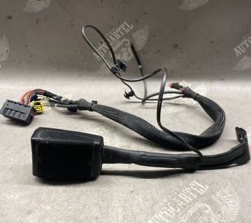 Замок безпеки переднього лівого VW Passat B7 1k8857755c