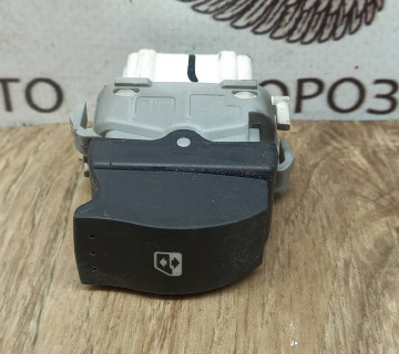 Кнопка склопідіймача Renault Megane 2 Scenic 2 2808201