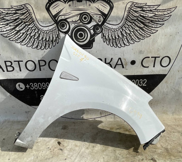 Крило переднє праве Dacia Sandero 21118883