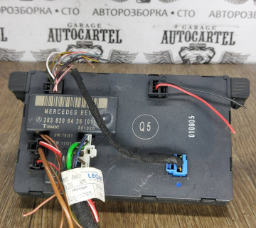 Блок комфорту передньої правої двері Mercedes C-class W203 2038206426