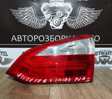 Ліхтар правий внутрішній (дефект) Ford Focus III універсал BM51-13A602-B