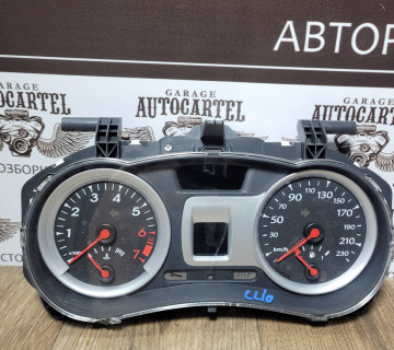 8200821003 Renault Clio III 2005 - 2012 Панель приладів